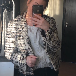 Vårjacka - Väldigt fin jacka, använd ett fåtal gånger.