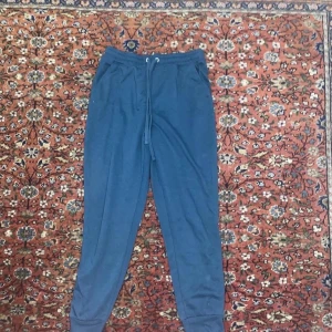 Green Trackpants - URGENT sale, cash or card payments accepted, shipping not included in the advertised price