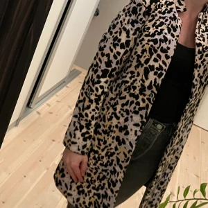 Kappa  - Aldrig använd, fickor, ingen knäppning. Frakt betalas av köparen