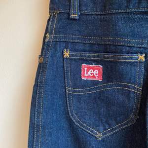 Balla Lee Jeans som tyvärr är för små för mig ( men perfekta i längden!!), i strl 26/34. Notera att jeansen troligtvis passar en 25:a istället🥰🥰 frakt 62kr, går också att möta upp!!😋🧚🏼