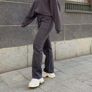 Lxa sweatpants  - Strl S, endast provade men slet bort lappen utan att prova (lite korta på mig som är 177-178cm) 🥵 inget fel, helt nya alltså!