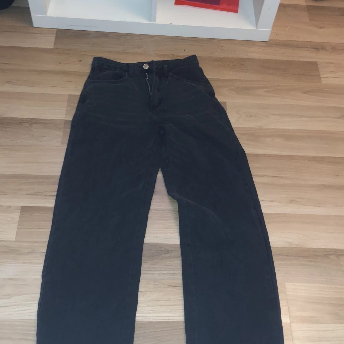 Svarta jeans