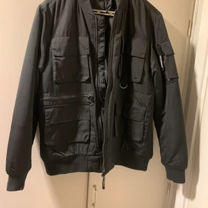 Jacka  - Jackan är använd ett par gånger 