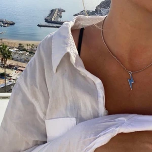 Blixthalsband 89kr - Detta är en av våra handgjorda produkter som jag och fyra i mitt UF säljer, skriv vid intresse. Du står för frakten och vi med en bra hållbar produkt.