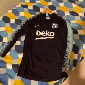 Barcelona zip up - Barcelona tärnings törjan sälja för 500kr slutsåld överallt storlek M passar S