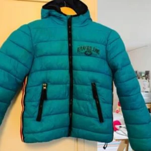 Fin REPLAY dunjacka  - Superfin REPLAY dunjacka strl 10år/142cm.