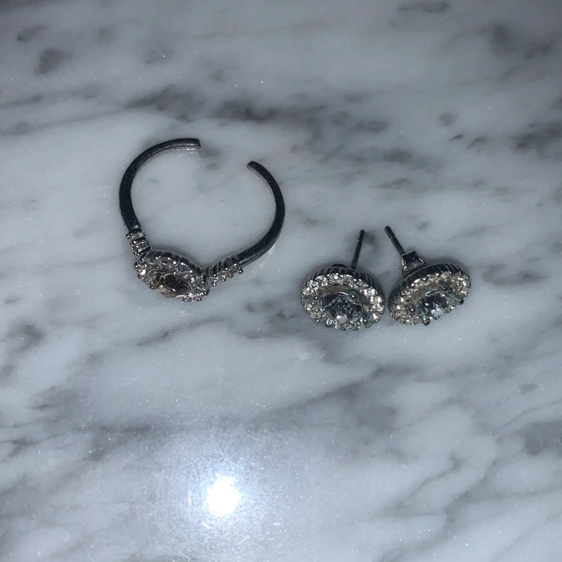 Lily and Rose örhängen och ring - 90