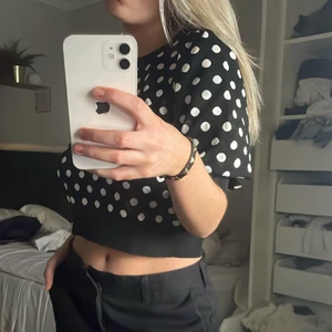 Prickig tröja - Säljer denna fina tröja som inte kommer till användning, 💕 