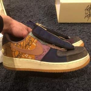 Travis Scott Nike air force 1 Cactus jack  Everything og is included, laces, wrapping paper and box! Condition 9/10  More pictures if intrested