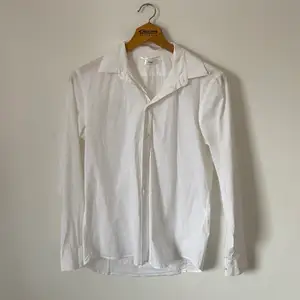 Skjorta från Filippa k, köpare står för frakten 