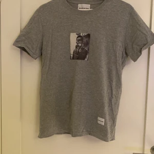 Miyuki Zoku T-shirt - Hej säljer min Miyuki Zoku T-shirt som är i riktigt bra skick. T-shirten är i storlek S. Dm för frågor😀