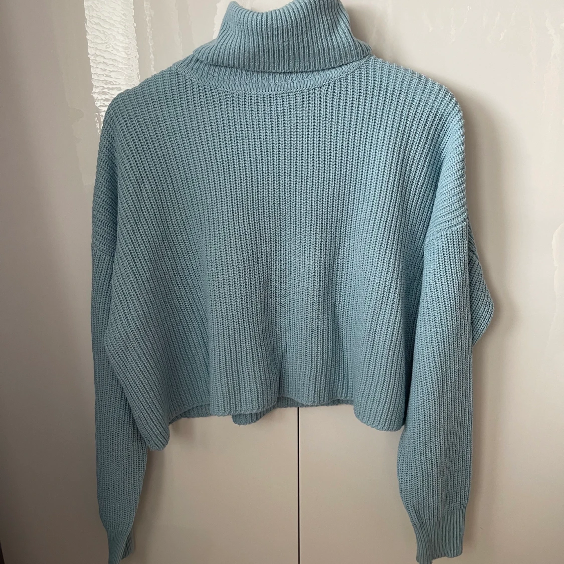 Blå stickad tröja  - 91