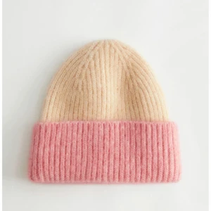 Mössa mössa &otherstories - Säljer denna fina och slutsålda mössa ifrån &otherstories!! Använd 2-3 ggr