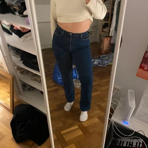Vintage jeans - Snygga blå jeans, highwaisted i nytt skick