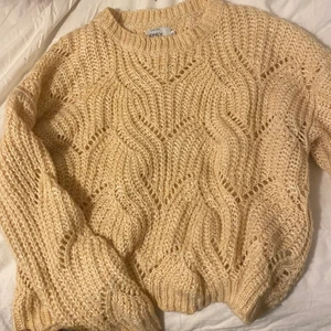 Stickad tröja - Jättefin stickad tröja