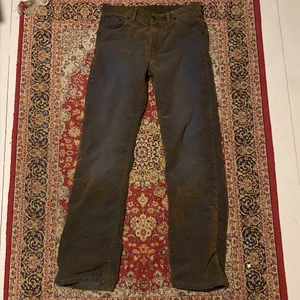 Jeans - Jeans av GANT i bra skick och med cool färg