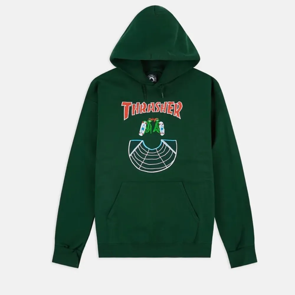 Säljer min coola Thrasher hoodie från junkyard. Den är i fint skick då jag knappt använt den. Det är en oversized modell . Hoodies.