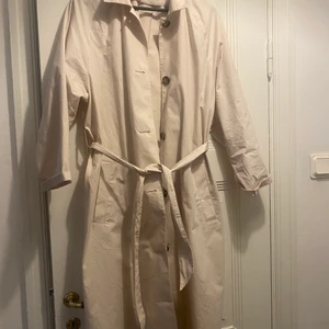 Kappa - Tunn långkappa från H&M, använd ett fåtal gånger ✨