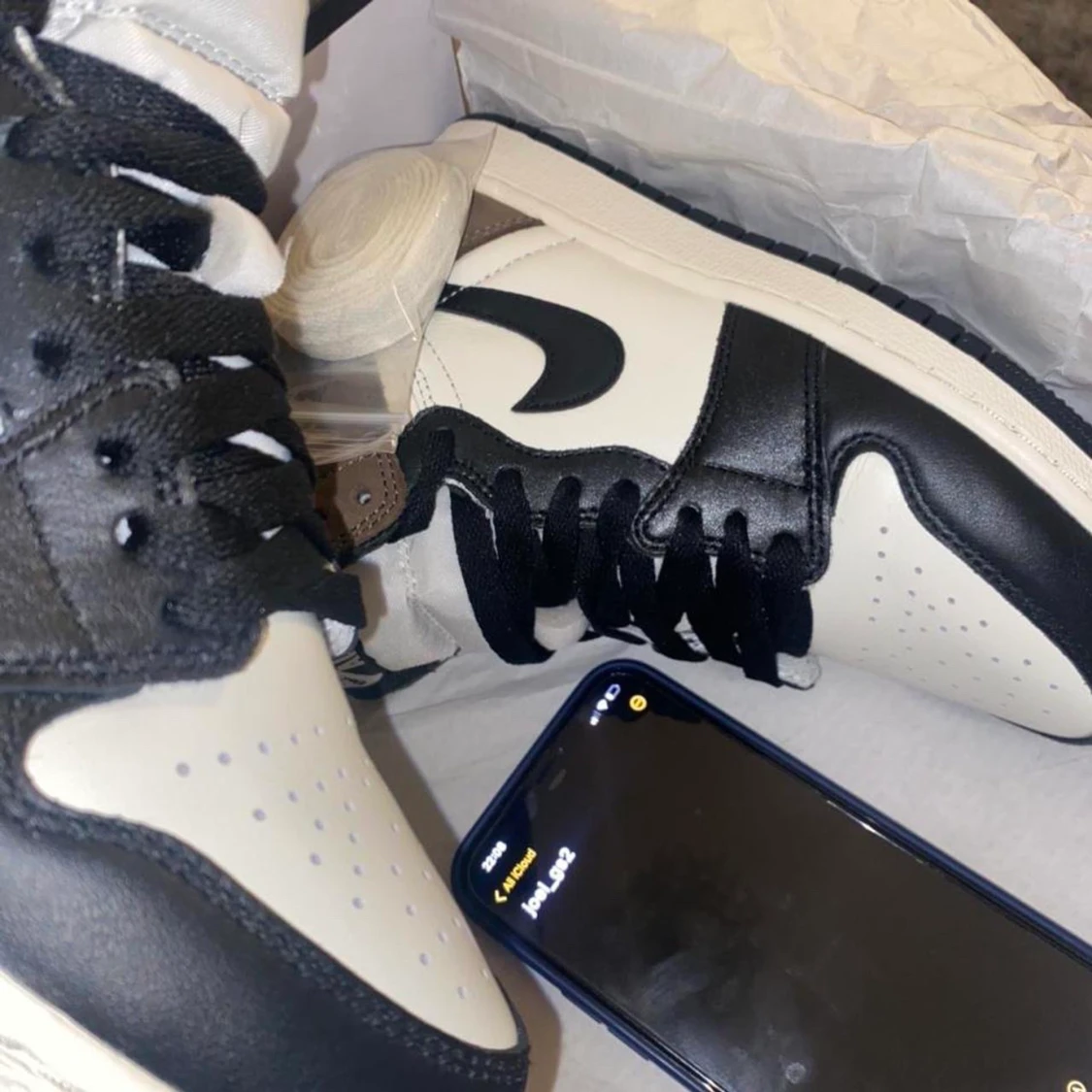 Air Jordan 1 Mocha - 91