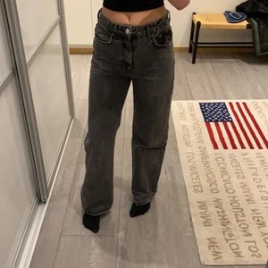 Idun Jeans från gina  - Sten tvättade byxor ifrån gina tricot. Är 175 centimeter och dom är bra längd för mig. Frakt 66kr 