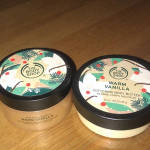 The body shop - Säljer en body skrub och en body butter (tillsammans som ett litet kitt) i doft Warm wanilla från the body shop.💕(oanvänd och Limited addition) lika och skriv om ni är intresserade.❤️ (pris kan diskuteras)