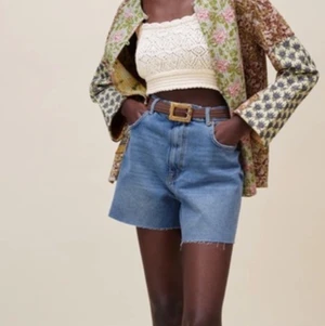 Ny! Zara reversible quilted jacket - Ny! Zara slutsåld reversible quilted jacka. S storlek. Men passar även M. Jag skulle säga den är 34-38 Aldrig använt. Original pris 699kr