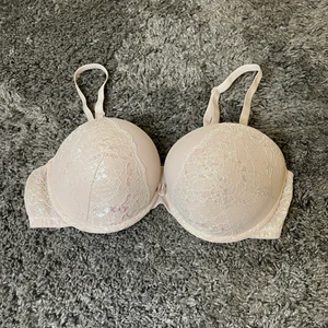 ❤️ - Fin super push up- bh knappt använd ✨ st 80C✨  50kr 