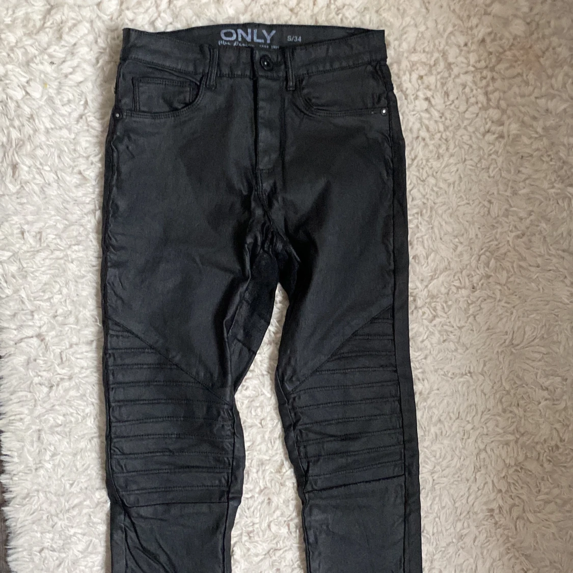 Byxor från Only  - 90