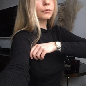 Polotröja - Tunn fin polotröja i storlek Small som passar till allt💞