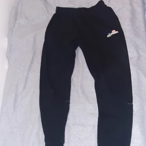 Ellese  - 164 Ellese 