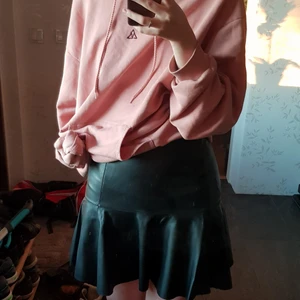 Bikbok minikjol - Fejkläder minikjol av märket Bikbok, storlek S