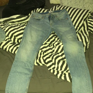 Blåa jeans storlek M - Köpte byxorna för 2 år sedan och dom är lite använda