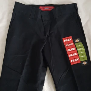Dickies SLIM FIT STRAIGHT LEG - Som ny, aldrig använd. Säljer då den inte passar.