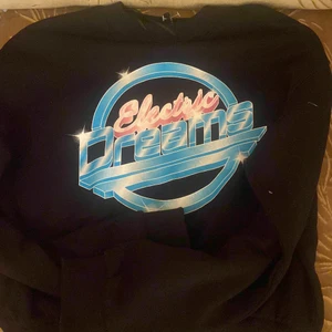 Hoodie  - Storlek xs men passar som S. Helt ny hoodie. Men kommer tyvärr inte till användning 