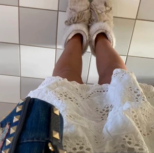 Kjol - Säljer denhära kjolen för att den inte kommer till användning, super fin att ha!💗✨