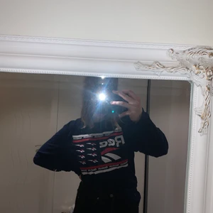 Reebok tröja - Knappt använd💗