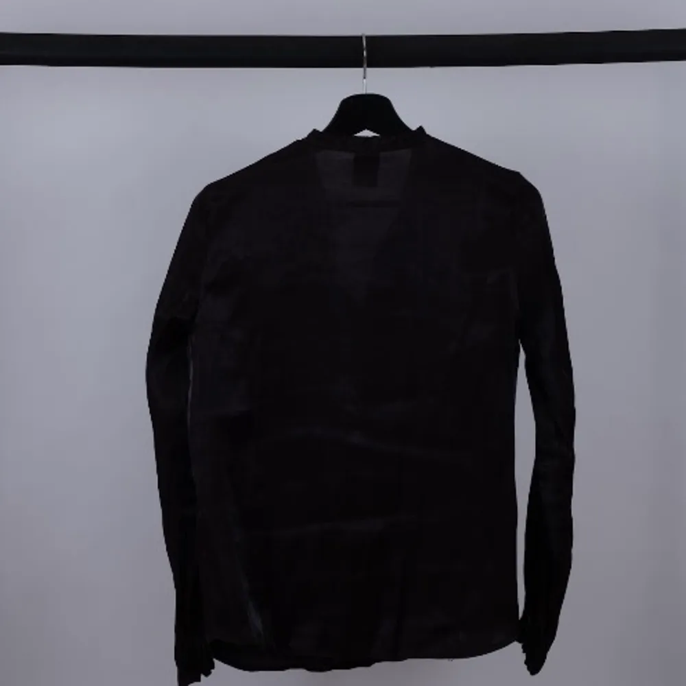 Storlek: M - 50% viskos 50% polyester. Puserot.