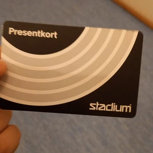Presentkort stadium 300 kr - Hej Jag säljer ett presentkort på stadium på 300 kr 
