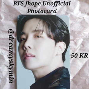 BTS Jhope Unofficial Photocard - Unofficial Photocards på J-hope från BTS. Kontakta mig för att köpa. Fri frakt bara 50 KR st !!! Freebies ingår i din beställning!✨