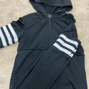 Adidas tröja - Använd lite, strl 150