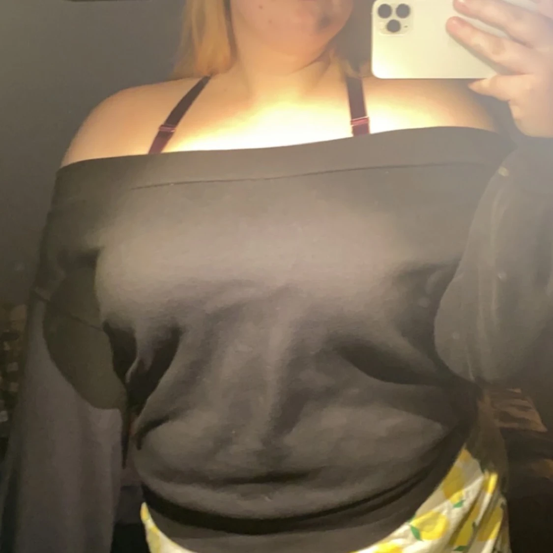 Axellös långärmad tröja