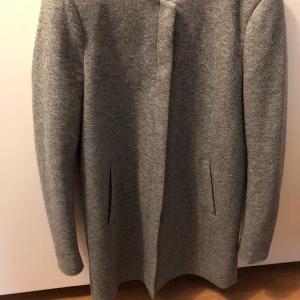 Vårkappa Only  - Grå. Strl XS. Använd ett fåtal gånger. 