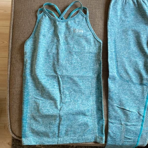 Linne Icaniwil - *SPORT-BHn och TIGHTSEN är sålda* Linne från Icaniwill. Linne: XS, 50 kr. Frakt 45 kr!