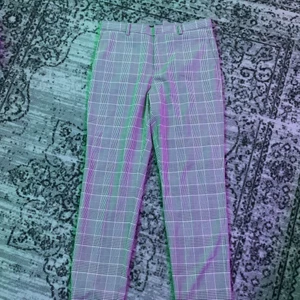 Rutiga byxor HM men - Väldigt lite använda, skulle säga att dom faktiskt är helt sprillarns nya