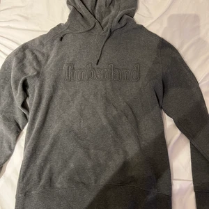 Timberland Hoodie  - Ny timberland hoodie i strl L. Köpare står för frakten. Betalning via Swish 