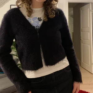 Svart kofta - Svart kofta som är lite cropped😊 Köpt här på Plick.