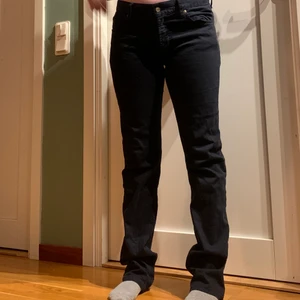 Svarta lågmidjade jeans - Svarta lågmidjade jeans