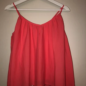 Sött linne - Super sött linne som knappt är använt! Köpt på JC. Frakt efter överenskommelse 