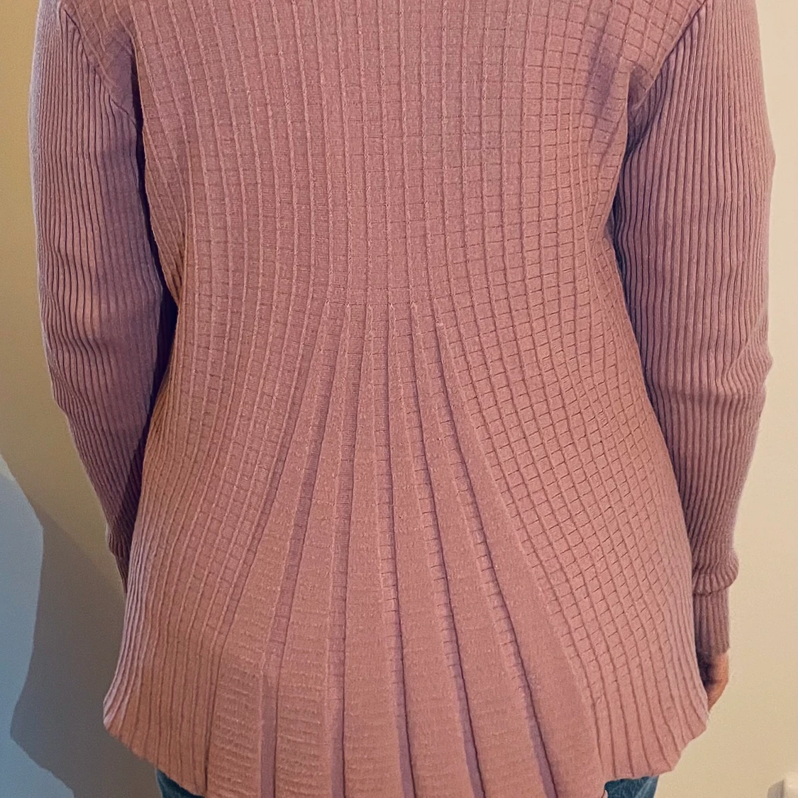 Fin rosa cardigan från Freequent - 91