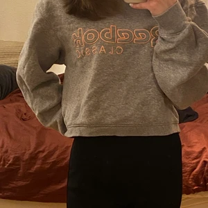 Reebok Sweatshirt - Reebok sweatshirt stl xs, bra skick